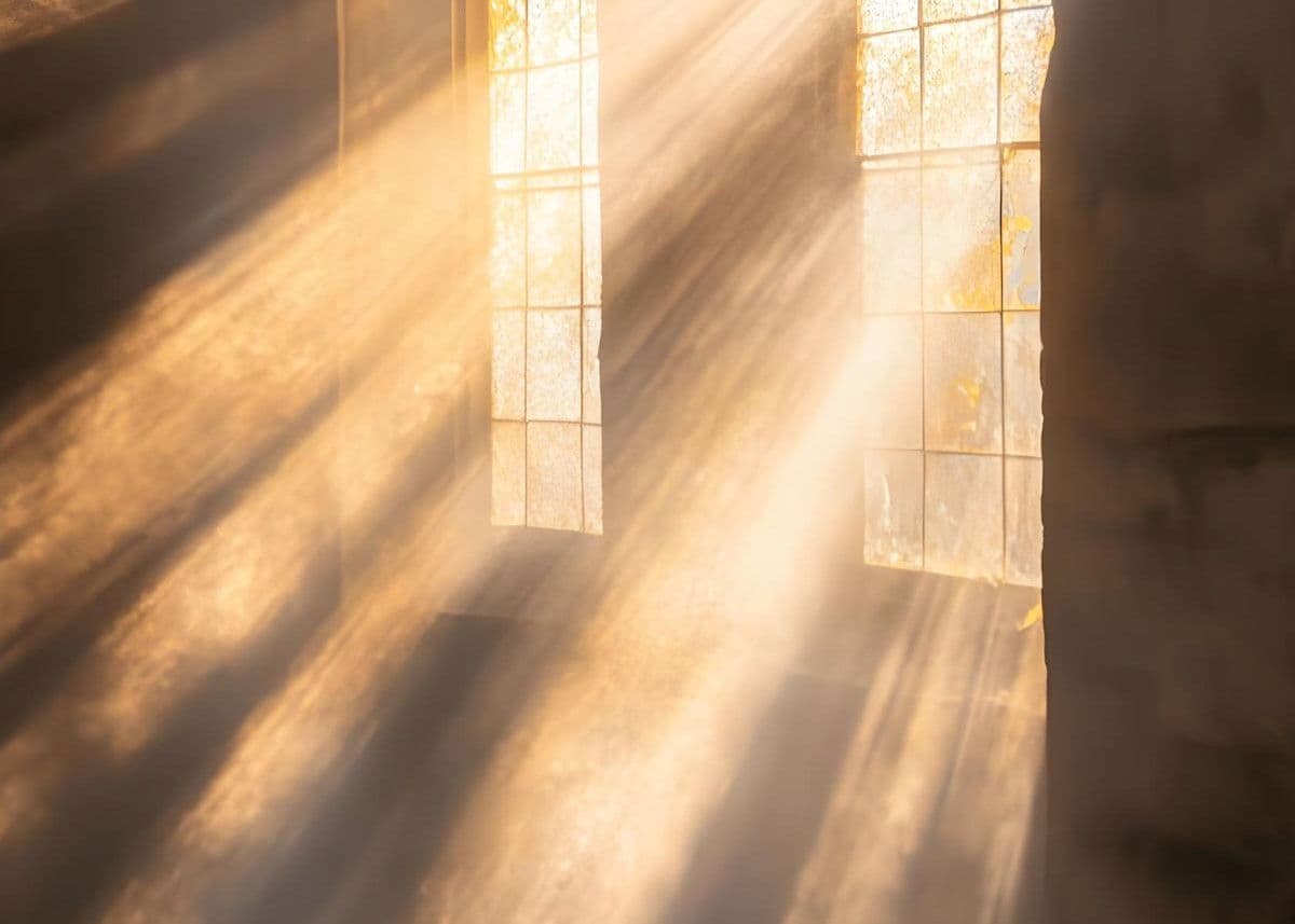 What If the Speed of Light Isn’t Constant? (And Why That Would Break Physics)